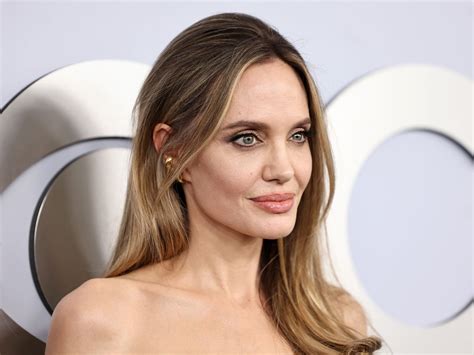Angelina Jolie Face