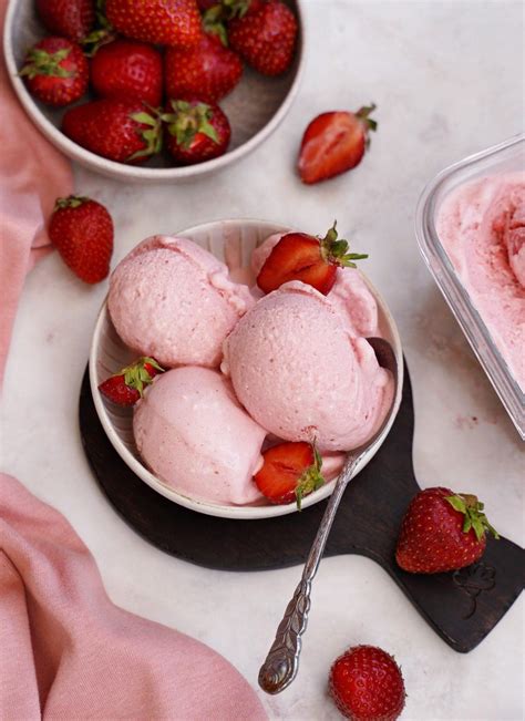 vegan strawberry ice cream dairy  elavegan