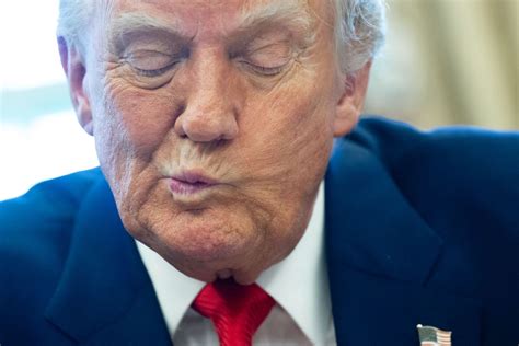 Los aranceles de Trump pueden afectar tus pagos del Seguro Social: acá