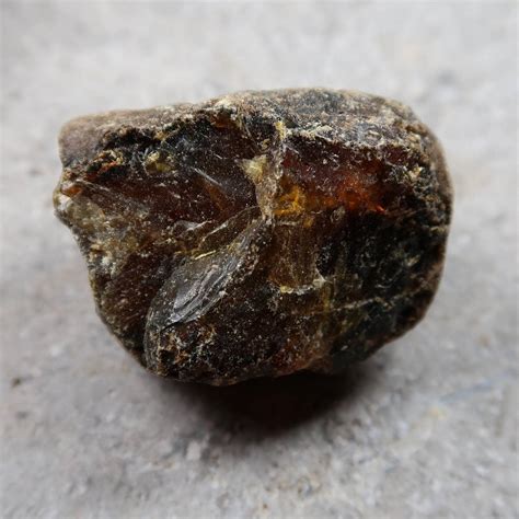 Rough Black Amber Specimens - Buy raw Amber Online - UK Shop