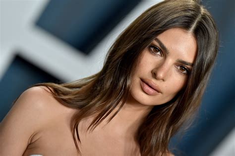 Model Emily Ratajkowski Accuses Robin Thicke Of Fondling Her 'Bare