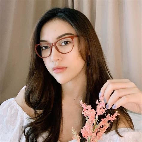 daftar  selebgram cantik  populer  indonesia