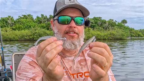 Round Eye Jighead vs Hoss Helix Hook: Lure Actions Compared