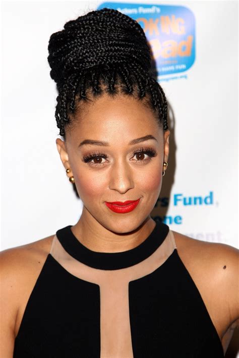 20 Easy Ways To Style Your Box Braids | Box braids styling, Braided bun