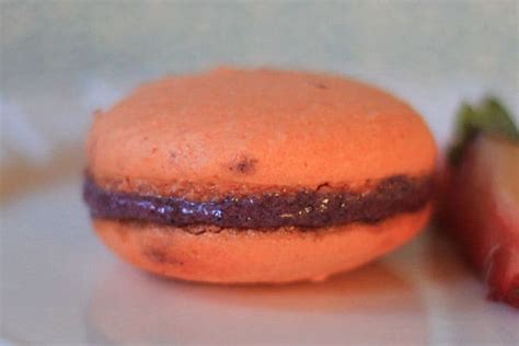 Steps to Prepare Cracked Macarons With Feet