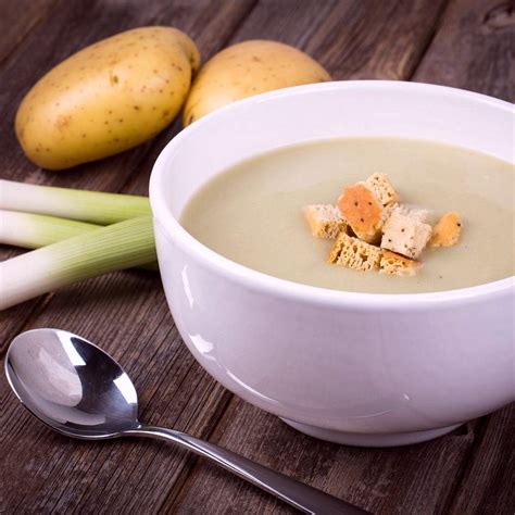 Sopa De Alho Poró E Batata - Sopa cremosa de batata e alho-poró | Tastelist.pt