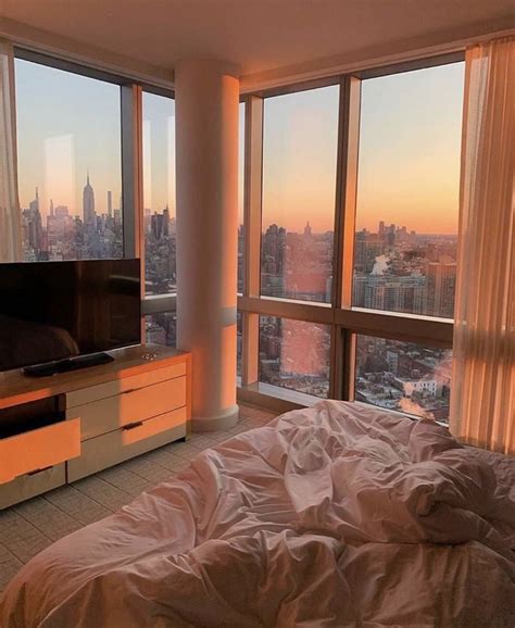 Pin by sashaaaawz on Эстетичные комнаты | Aesthetic apartment, New york ...