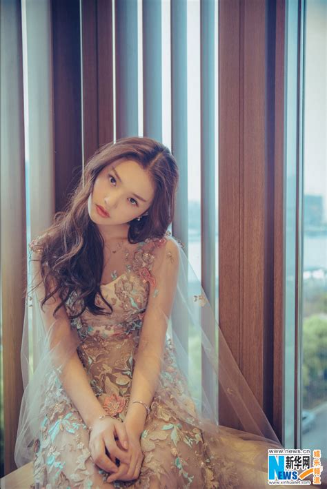 Vintage style fashion shots of Lin Yun released- China.org.cn