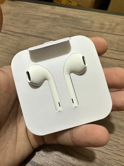 Apple Lightning Earpods With Box and Manual Sealed for Iphone Ipad ...