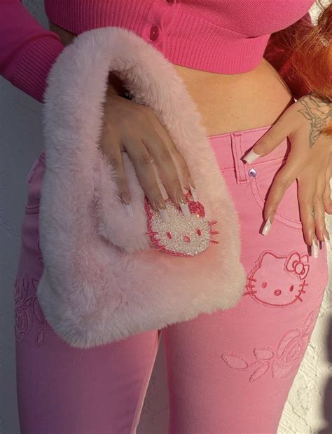 stella 🕊️ on Twitter | Hello kitty clothes, Pink hello kitty, Hello kitty