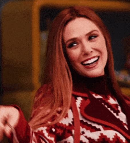 Elizabeth Olsen Gif - IceGif