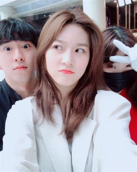 Pin by ca타씨. on Saeron | Korean artist, Kim, Celebs