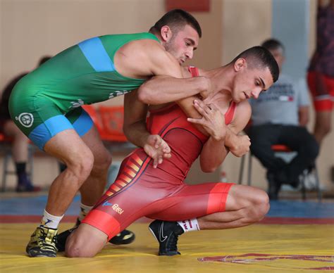 Рухан Расим на финал на държавното по борба за юноши | Boec.BG - онлайн ...