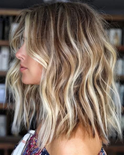 27 Beach Highlights Ideas For Brunettes - Styleoholic