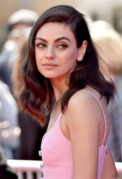 Pink top : MilaKunis