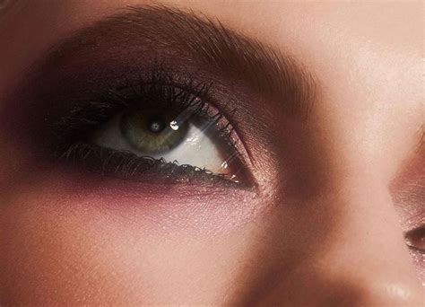 Как сделать макияж smoky eyes за пять минут: пошаговая инструкция