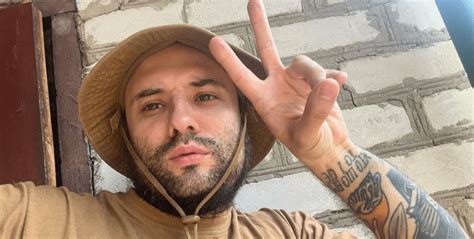 Віктор Розовий з «Ліги сміху» показав, як виглядає після поранення в голову