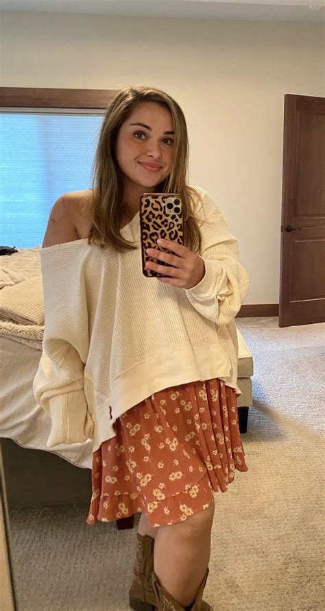 I am the girl next door : r/selfie