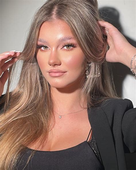 20 Best Clean Makeup Looks (Tutorials Included) – Makeup Magique