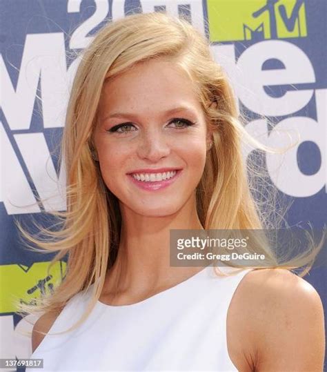 Actress/model Erin Heatherton arrives at the 2011 MTV Movie Awards at