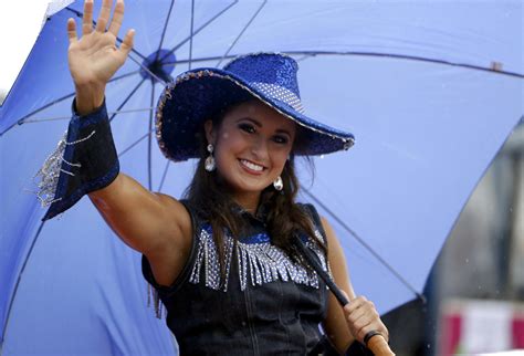 Ex-Miss Kentucky charged with sending nude photos to student | Inquirer