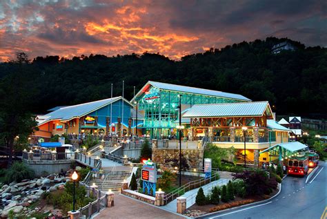 Gatlinburg Packages - Top Attractions 2019 - Gatlinburg Vacation Packages