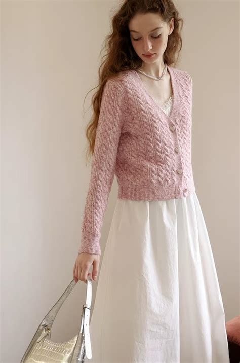 秋一番に着たい！ヴィンテージカラーでみせる【スイッチコーデ】5選 - CuCu ‐ 韓国フード・韓国コスメ・韓国ファッションなどの流行情報サイト