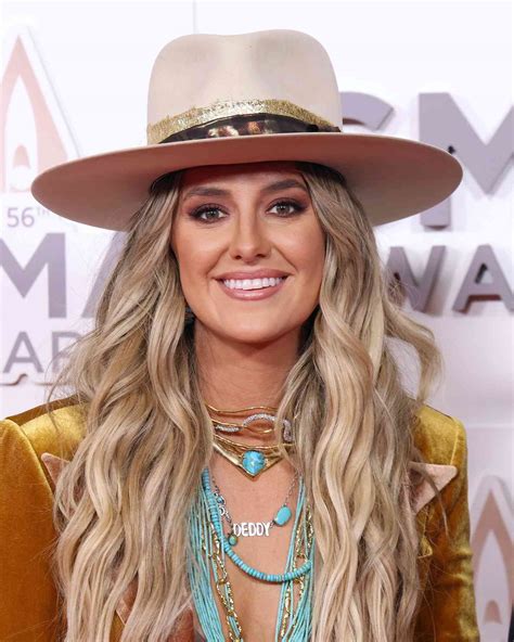 22 Low-Maintenance Haircuts for Thick Hair