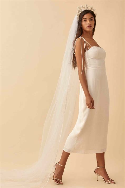 18 Best Courthouse Wedding Outfits of 2021