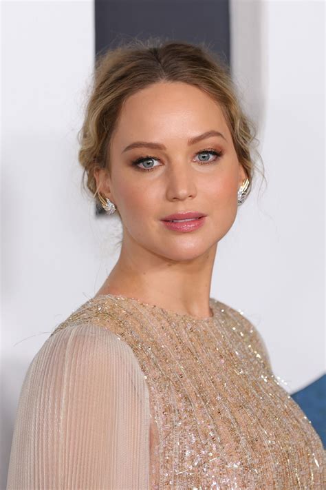 Pregnant JENNIFER LAWRENCE at Don’t Look Up Premiere in New York 12/05 ...