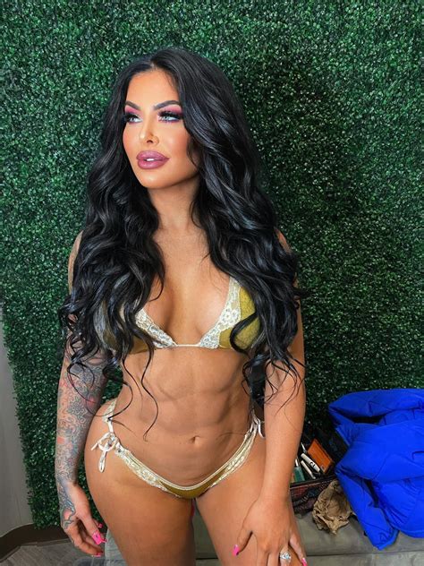 Katherine Forbes (Katie Forbes)