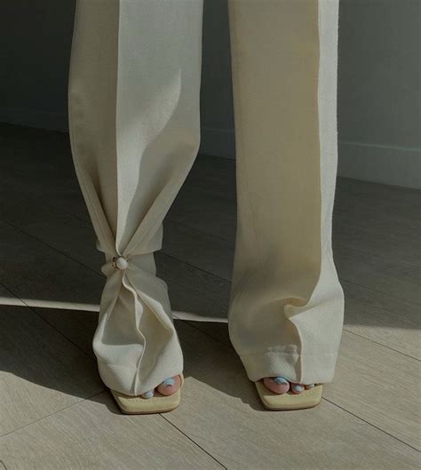 Pin on Suits fashion | Koleen diaz, Fashion, Minimal fashion