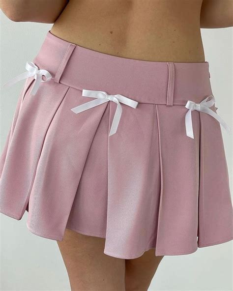 Pin by Арина Григорьева on Сохраненные пины | Bow skirt, Fashion ...