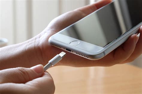 How to Clean Your iPhone Charging Port Safely: 10 Steps | Case-Mate