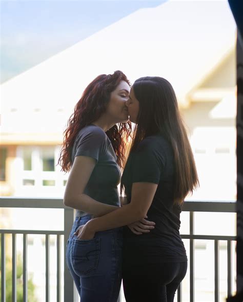 Lesbian Kissing Onlyfans