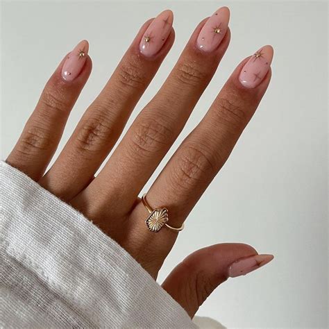 What Do Healthy Nails Look Like? We Asked Derms to Explain