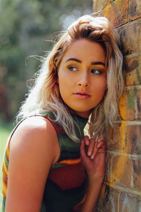 Sian Edmonds Styling - Wonder | Editorial 🌾 Check out the rest of the