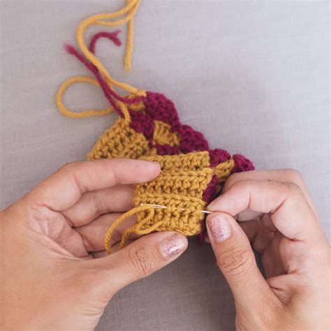 how to weave in ends crochet 2