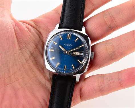 Soviet mechanical RAKETA with automatic self winding movement ...
