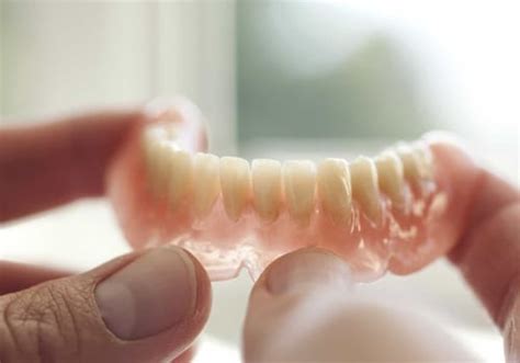 The Pros and Cons of Snap-On Dentures: A Comprehensive Comparison to ...