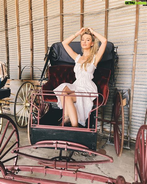 Karolina Benefield Wiki, Biography, Age, Gallery, Spouse and more