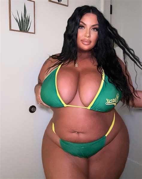 Ashley Bova | Imperfections and all 🧡 @FashionNovaCurve @NovaMEN