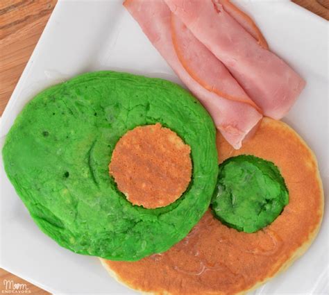 Dr. Seuss Inspired Green Eggs & Ham Pancakes! - Mom Endeavors