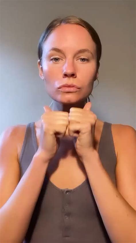 массаж лица | Life hacks beauty, Face skin care routine, Face yoga ...