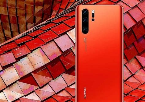 Смартфон Huawei P30 Pro теперь можно купить в Украине в красном цвете