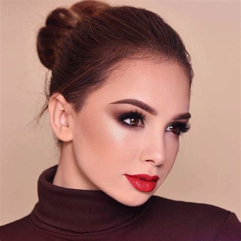 Lashes: @velourlashesofficial in "See Through" via @denitslava | Makeup ...