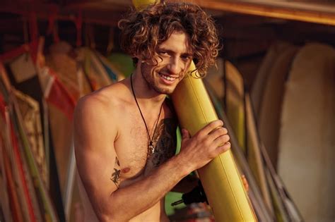 Trendy Curly Hairstyles for Men & How to Care for Them