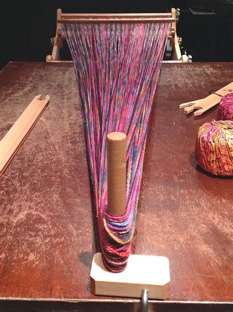 making cloth on an Ashford rigid heddle loom - H