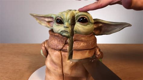 baby yoda dies : r/FlatMoonSociety