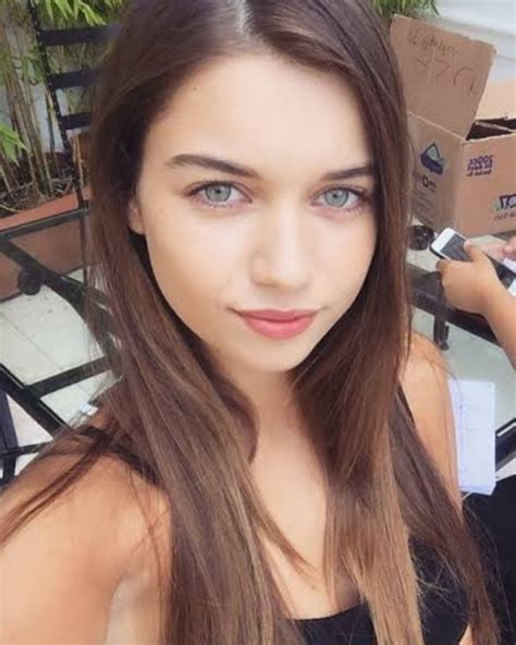 Afra Saraçoğlu Biography, Age, Instagram, Series, Boyfriend 2023 ...